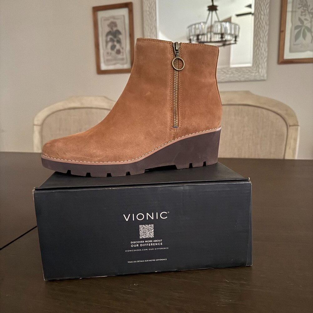 New Vionic Women's Hazal Wedge Ankle Boot Cognac Suede Sz. 11M